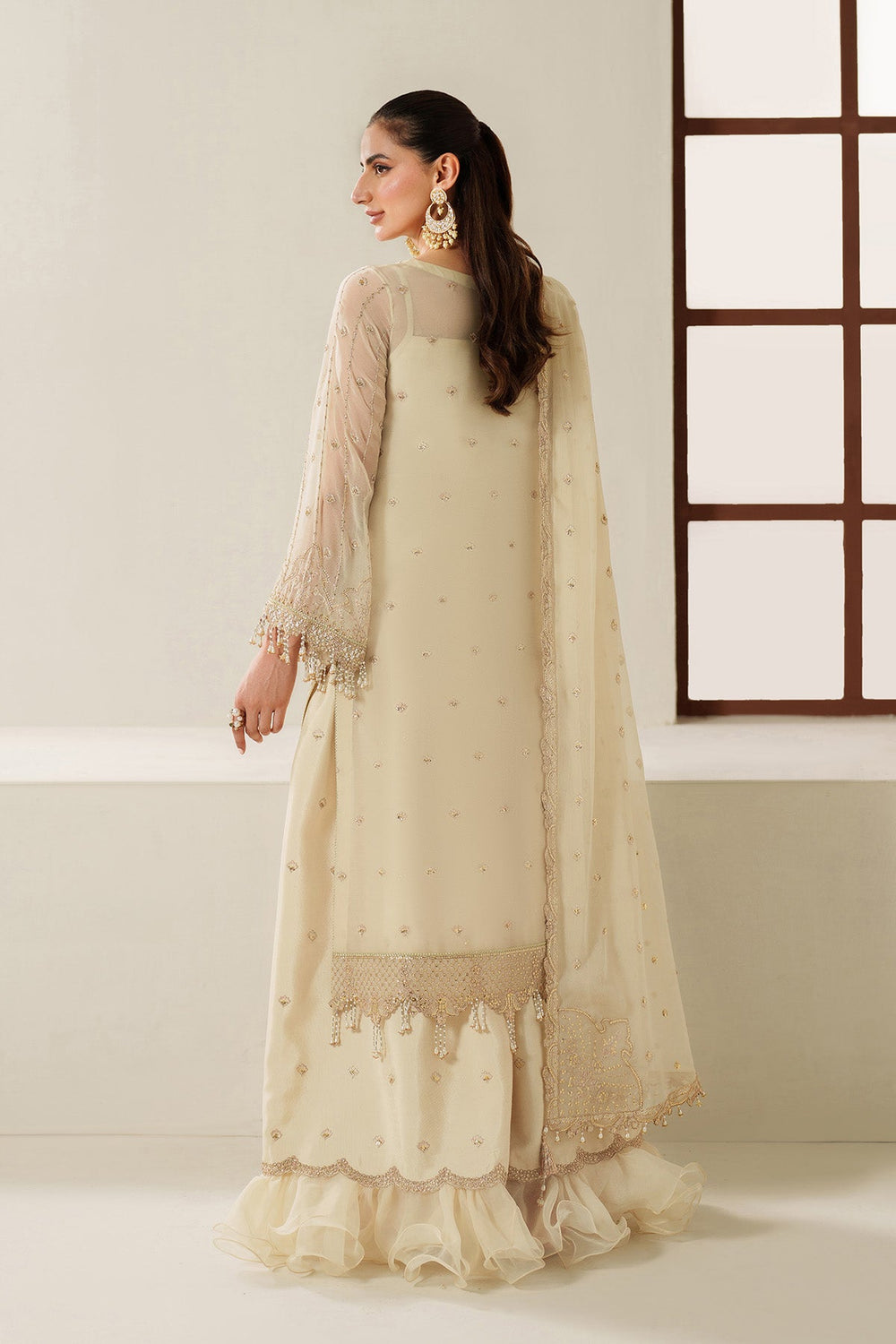 AF-HM-4052-Parnoor